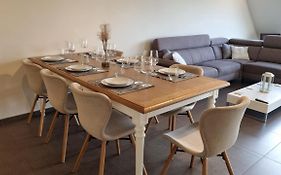 Sans Souci Superior - Ruim, lichtrijk appartement met privé parking